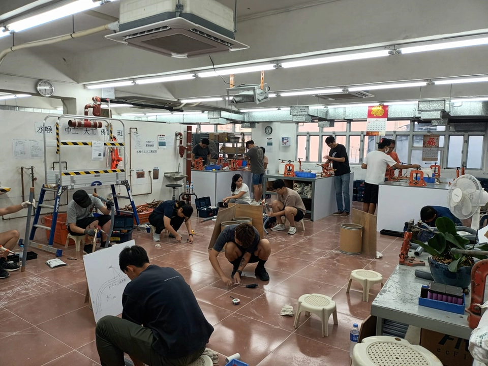 大角咀合桃街2號福星大廈12樓E室工作室